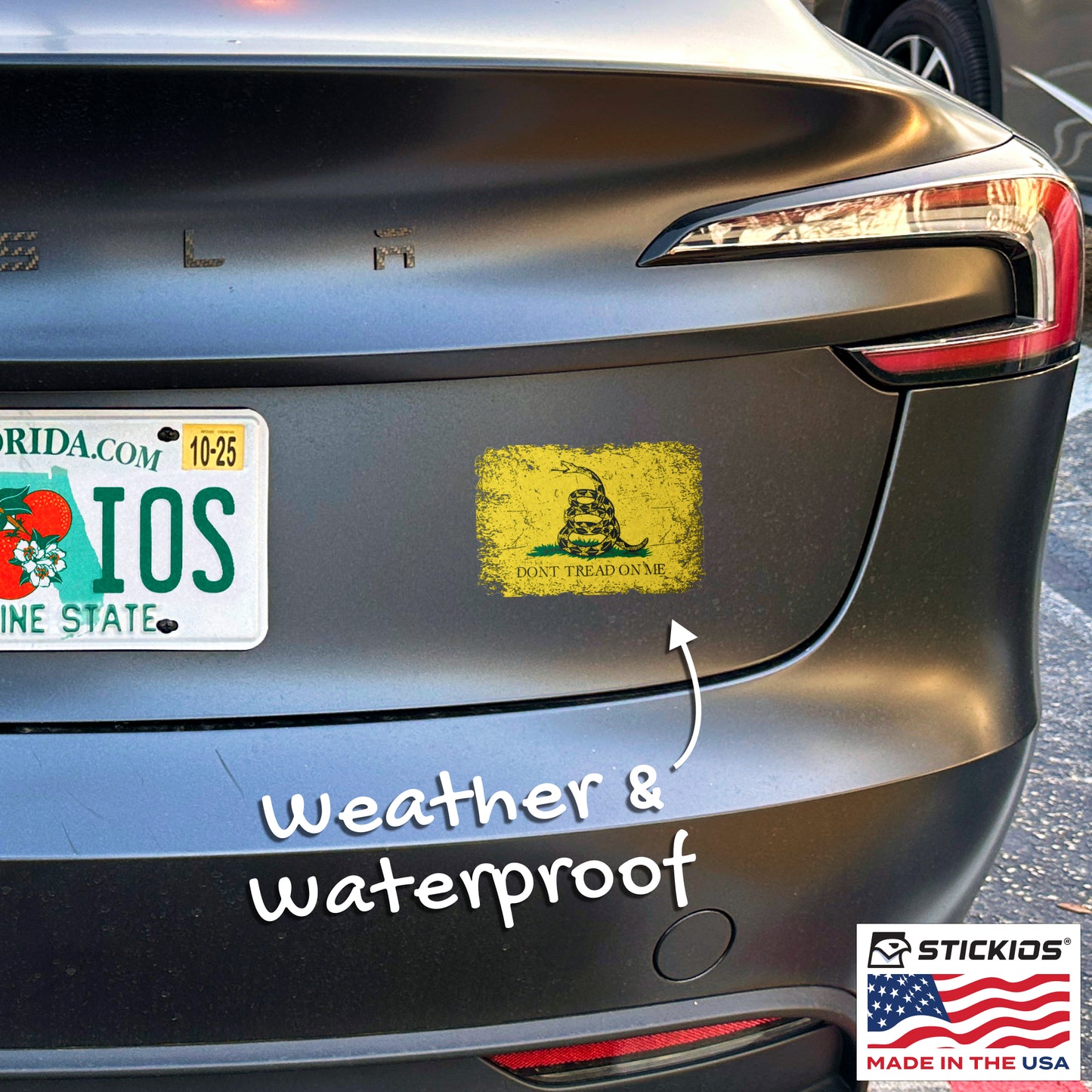 Don't Tread on Me Gadsden Flag Decal - Distressed 1776 American Flag (5.4 x 3.6 in)